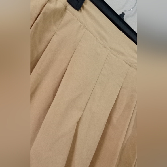 Flowy shorts - Picture 2 of 2